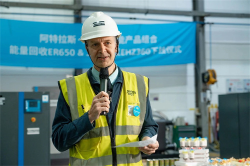 熱能回收泵組ER650和工業(yè)熱泵機(jī)組EHZ360在無錫工廠下線(圖2)