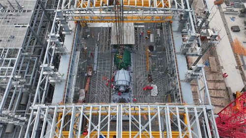 廣西石化煉化一體化乙烯裝置裂解氣壓縮機(jī)大型機(jī)組主體就位(圖1)