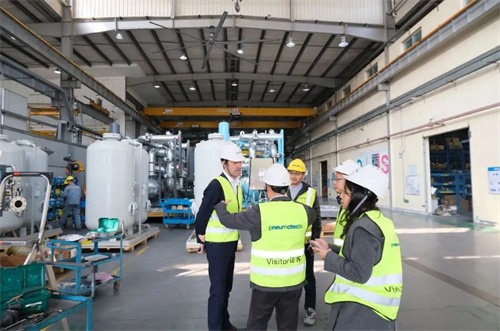 Atlas Copco大中華區(qū)集團(tuán)副總裁樂安瀾一行到紐曼泰克參觀(圖2)