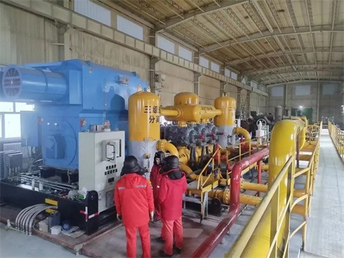 20241205496594.jpg 新疆油建公司81號(hào)天然氣處理站淺冷裝置壓縮機(jī)成功投產(chǎn)(圖3)