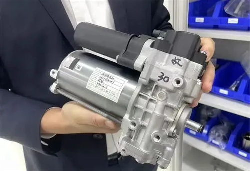 20250113945814.jpg 儀征亞新科建成年產(chǎn)百萬套空壓機(jī)產(chǎn)能(圖2)