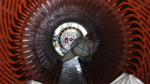 甘肅酒泉300兆瓦人工室壓縮空氣儲(chǔ)能電站示范工程副總經(jīng)理張代(圖1)