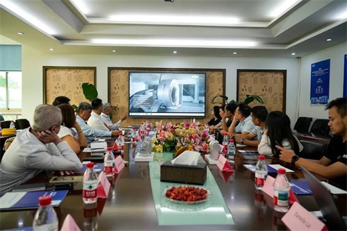 東南亞千萬(wàn)級(jí)空壓機(jī)代理商訪問(wèn)斯可絡(luò)(SCR)中國(guó)空氣壓縮機(jī)總(圖1)