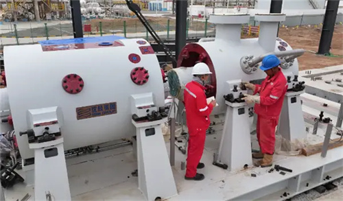 20250714684003.jpg 中國石油首臺40兆帕高壓大排量離心式注氣壓縮機(jī)落地中國首座深(圖1)