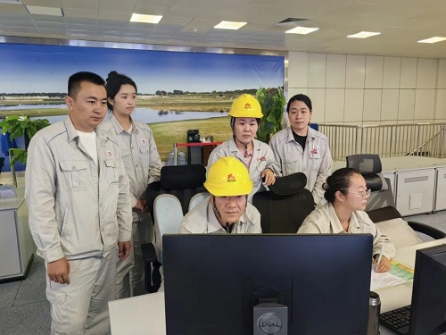 20250723954810.jpg 玉煉電儀車間聯合機組完成聯合三車間連續(xù)重組裝置壓縮機哮喘測試(圖1)