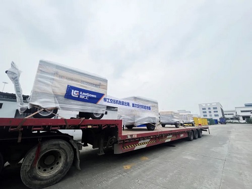 柳工首批移動(dòng)螺桿空氣壓縮機(jī)運(yùn)往印尼(圖1)