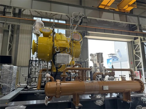 550兆瓦燃?xì)饴?lián)合循環(huán)熱電站提供2套燃料氣增壓機(jī)組(FGB)(圖1)