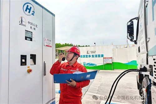 20251119380370.jpg 石化機(jī)械自主設(shè)計(jì)開(kāi)發(fā) 兩臺(tái)22MPa隔膜壓縮機(jī)到河南出發(fā)(圖3)